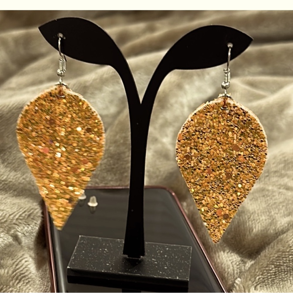 Earring light weight party earrings